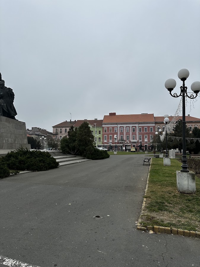 Photo de Monumentul Eroilor