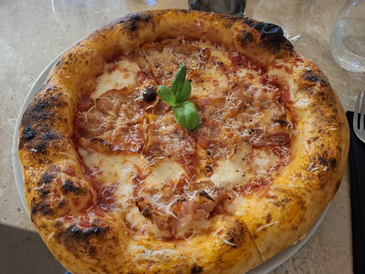 Photo of FAM pizzeria napoletana