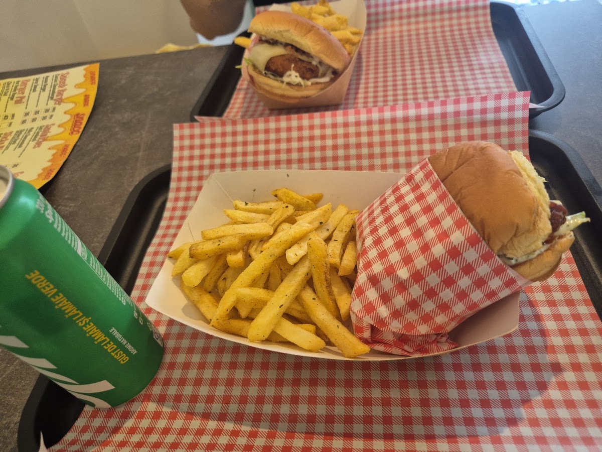 Fotografie de Snacc District