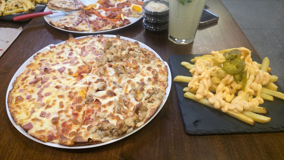 Foto von Pizza 5 Colțuri (Complex Gemi Center)
