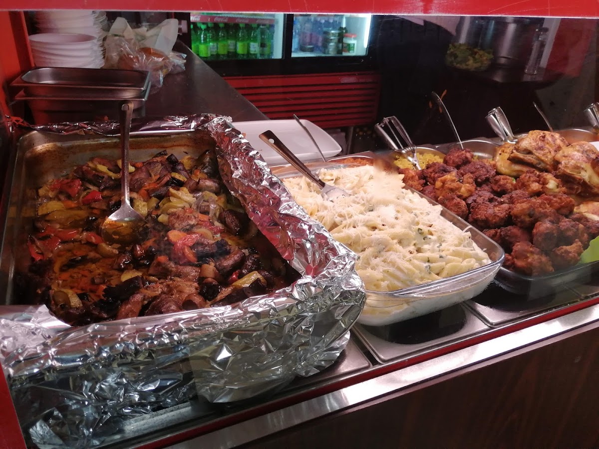 Foto von Kilometrul Zero Fastfood