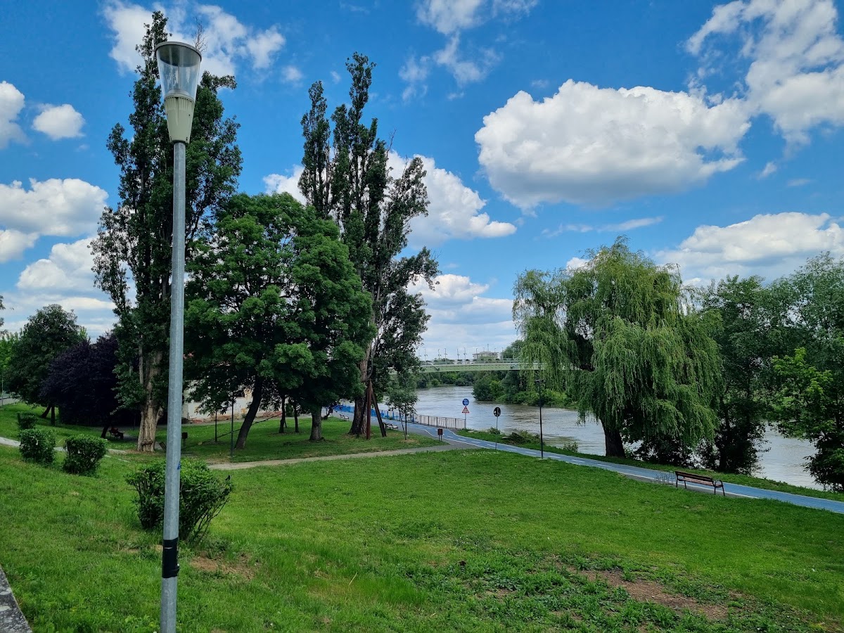 Foto von Faleza Raului Mures din Arad