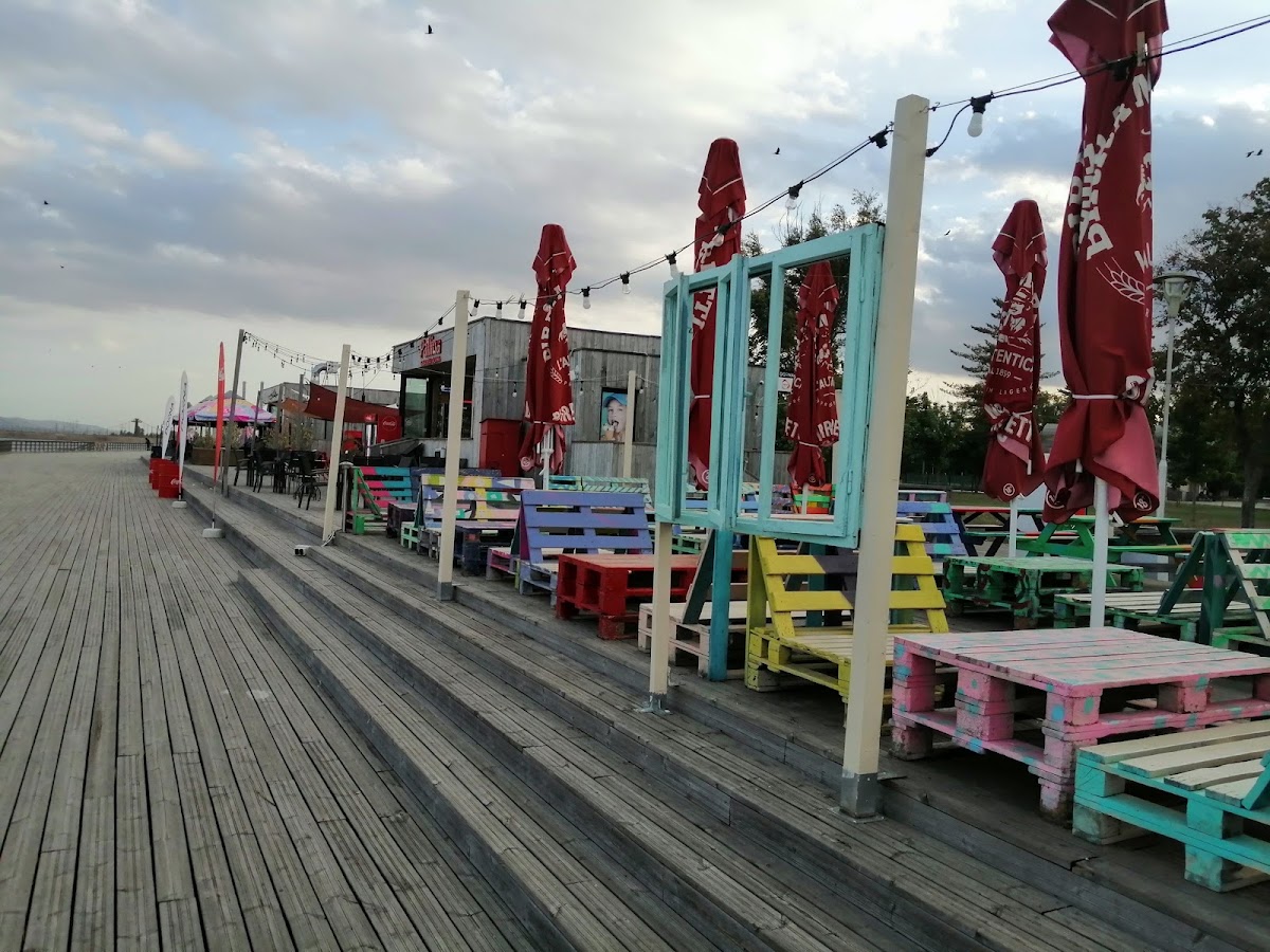 Foto von Tihna Island Bacău