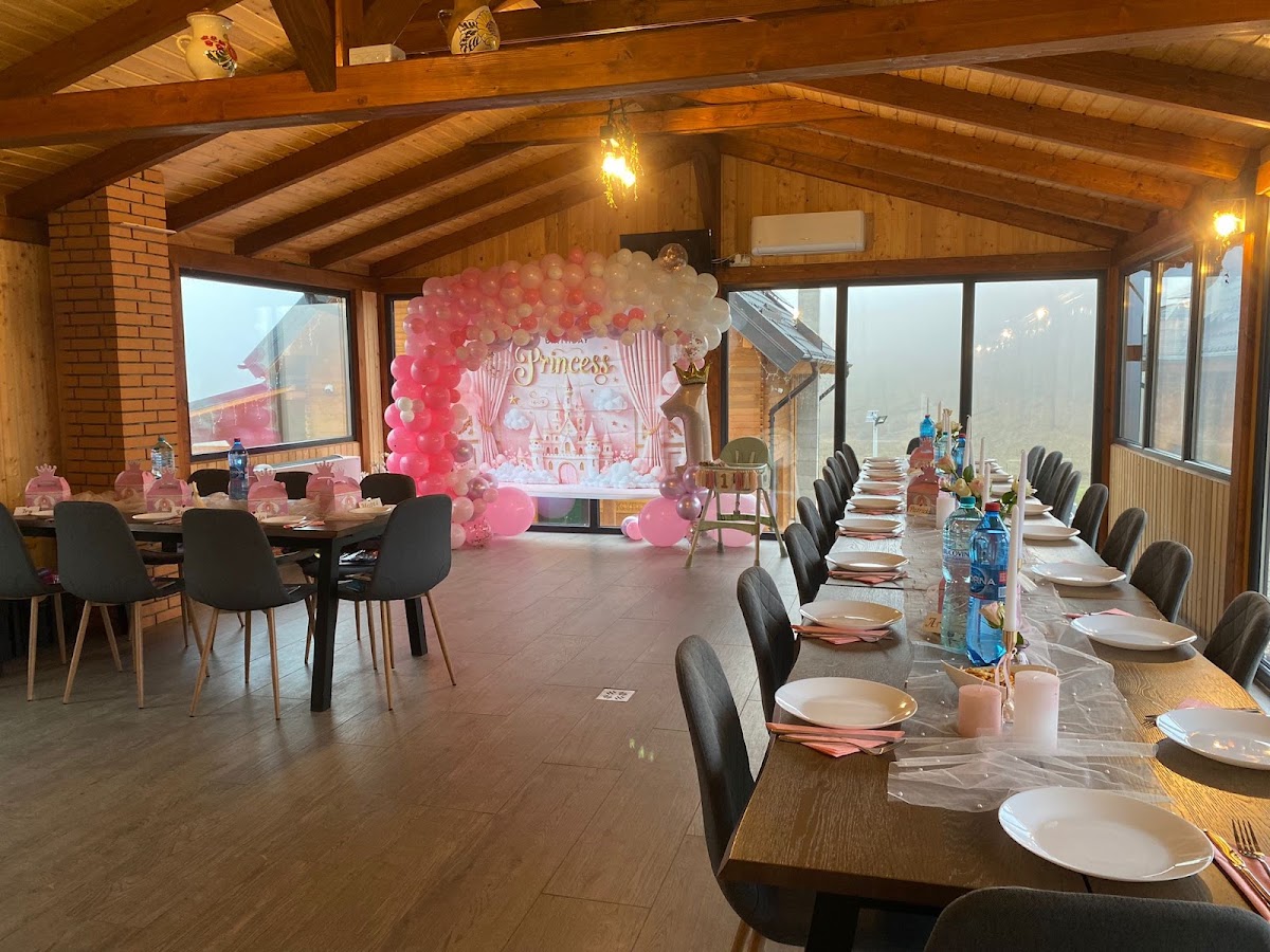 Foto di Punct Gastronomic Local Domeniul Cerbului