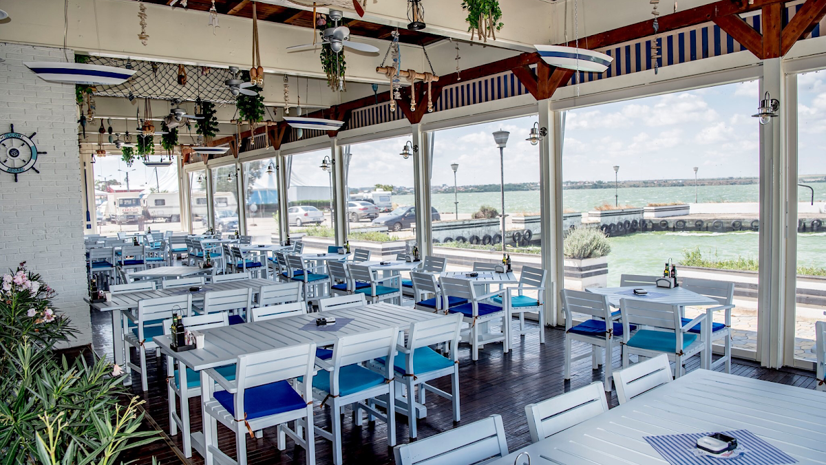 Foto von Blue Acqua Restaurant - Mamaia Lac