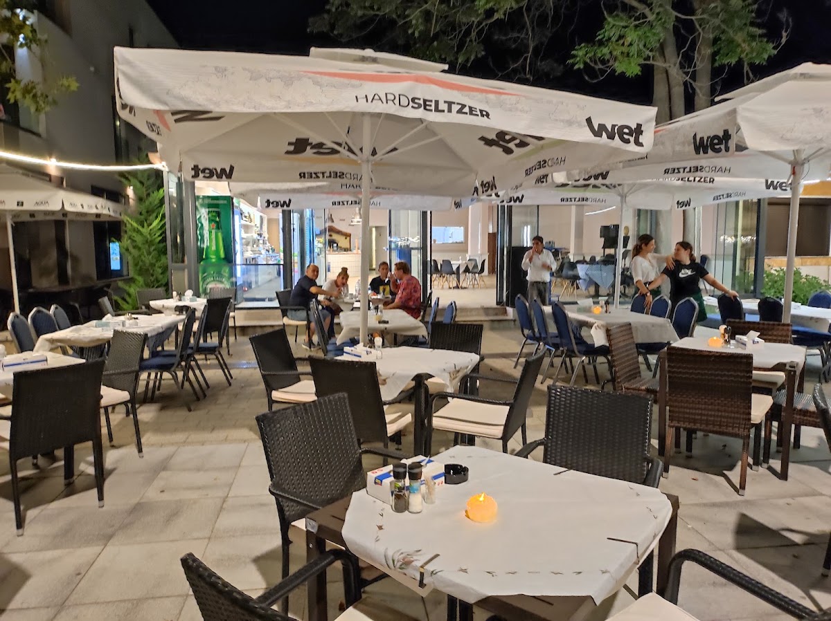 Fotografie a Tavernei GRECEȘTI a lui Eleni