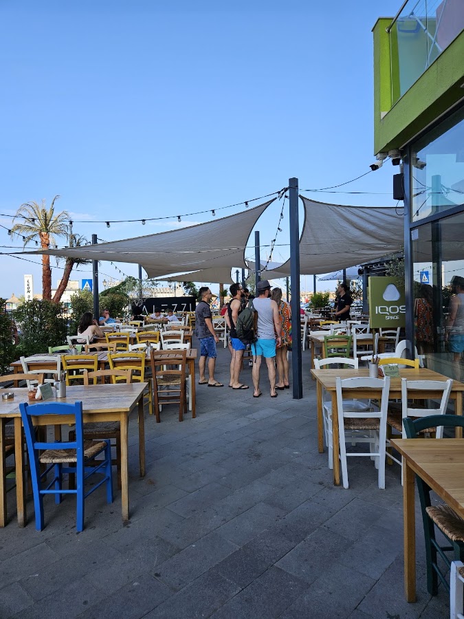 Fotografie de Nikos Greek Taverna Alezzi