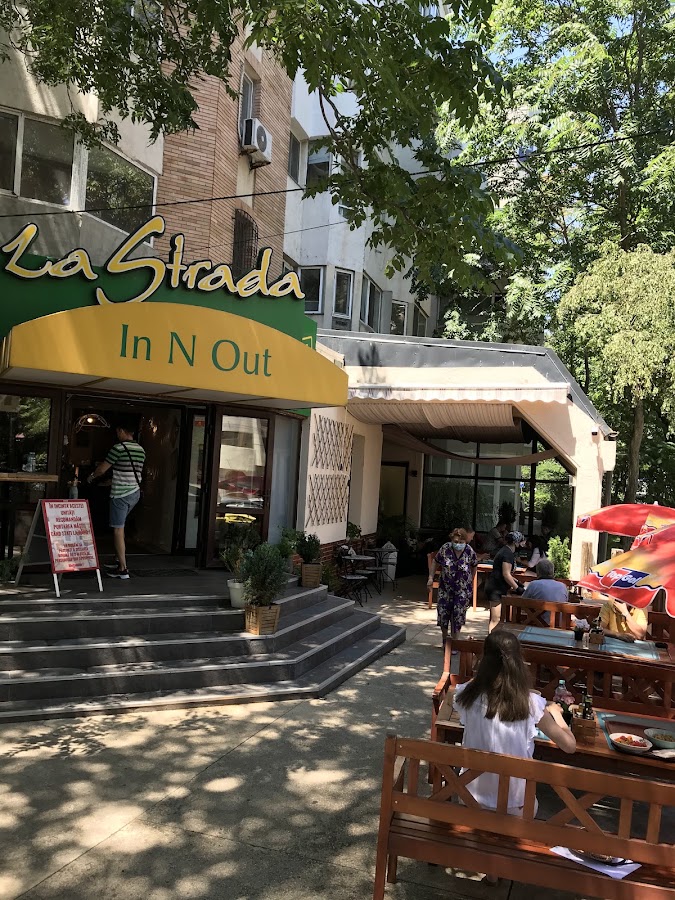 Fotografie cu La Strada In-N-Out