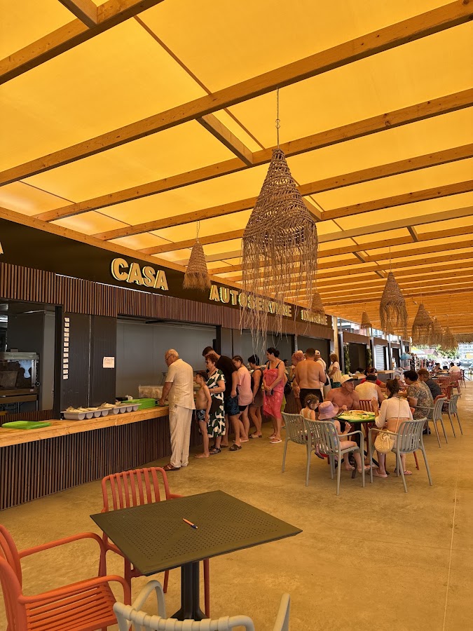 Fotografie a Sea Bites Sunset Food Court