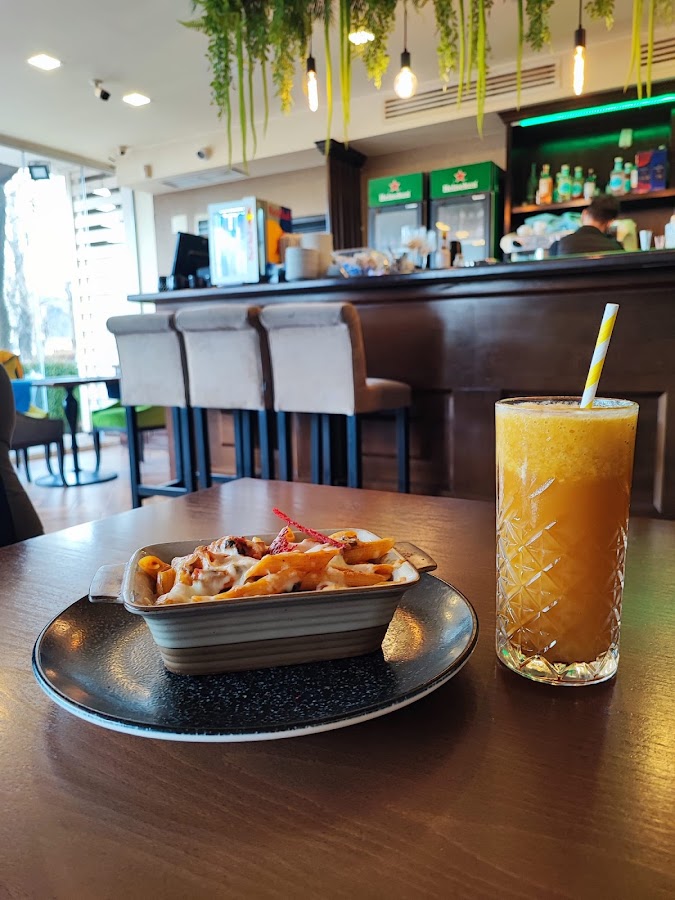 Photo de The Couch Bistro Pub