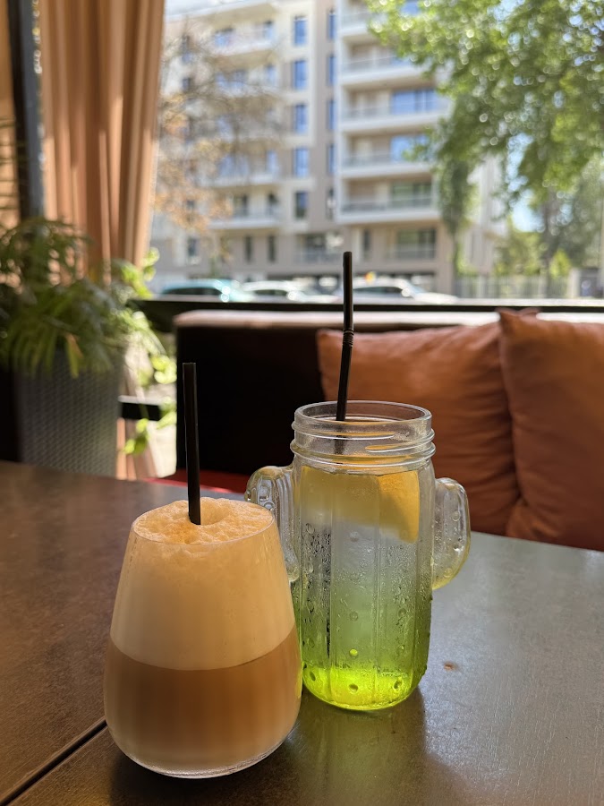 Foto von Kuydo Cafe & Bar