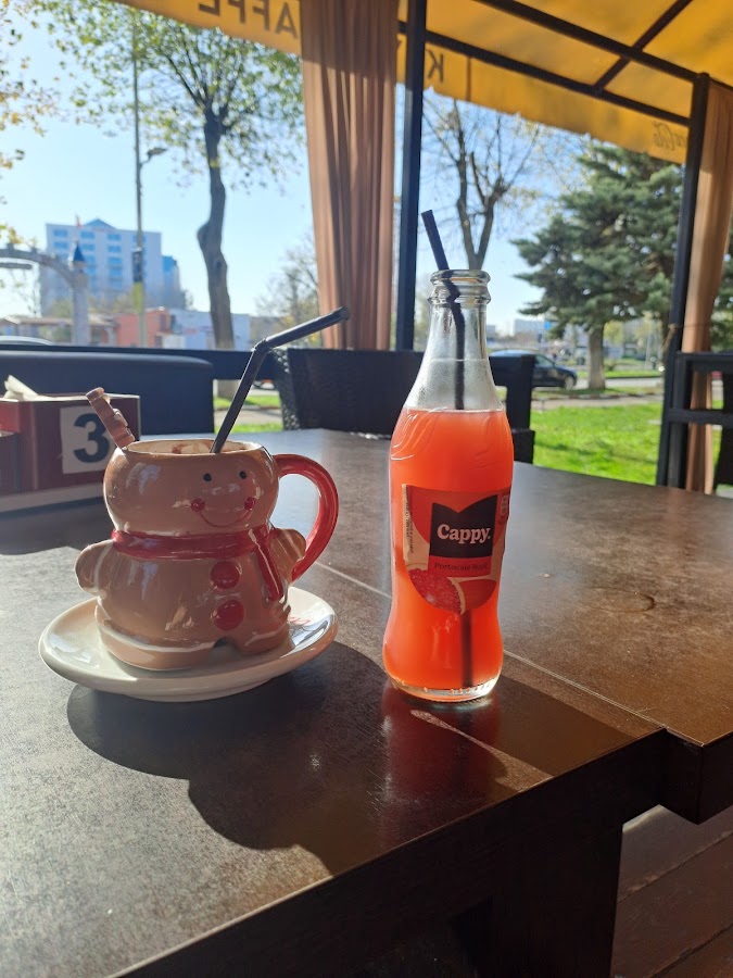 Foto von Kuydo Cafe & Bar
